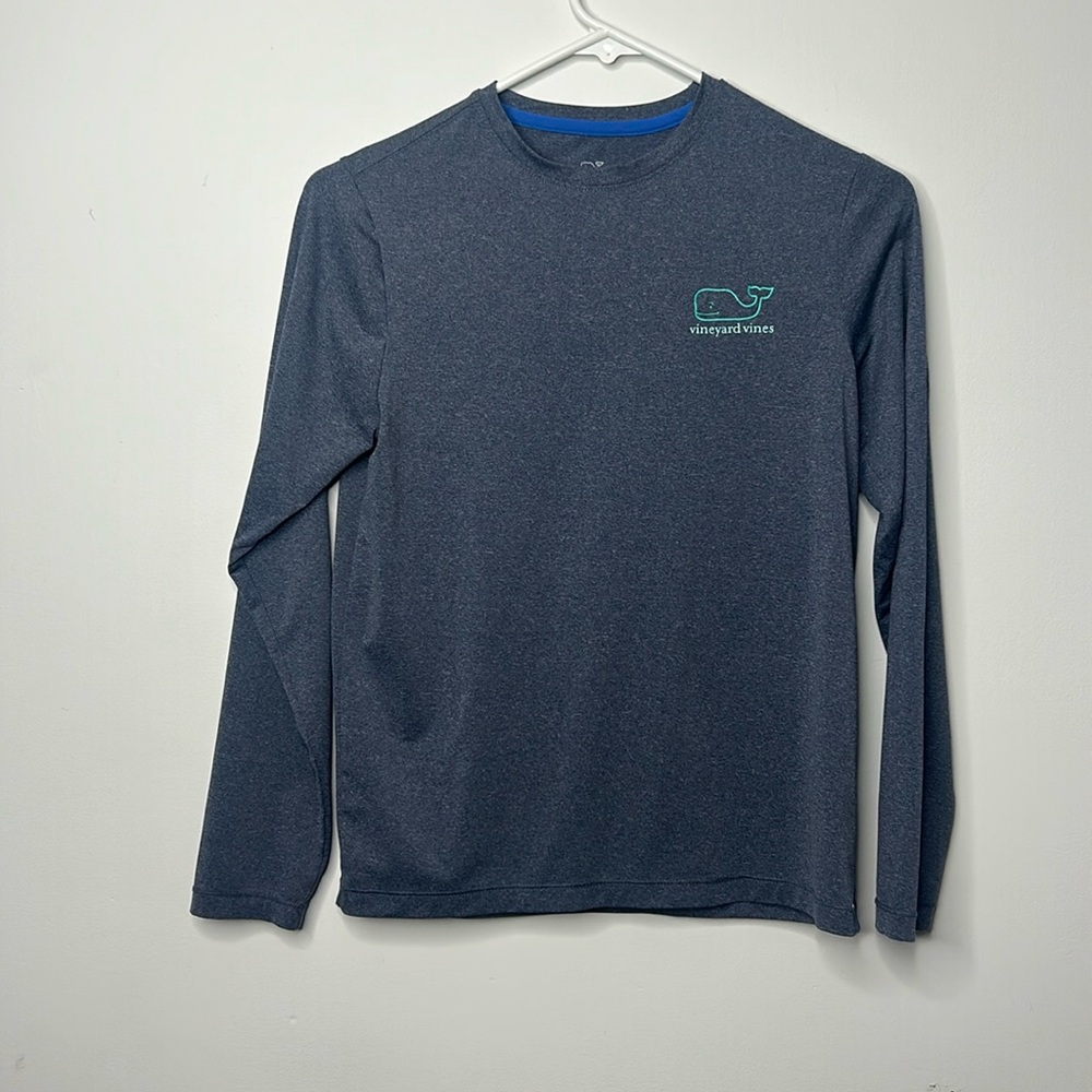 Blue vineyard vines, long sleeve tee